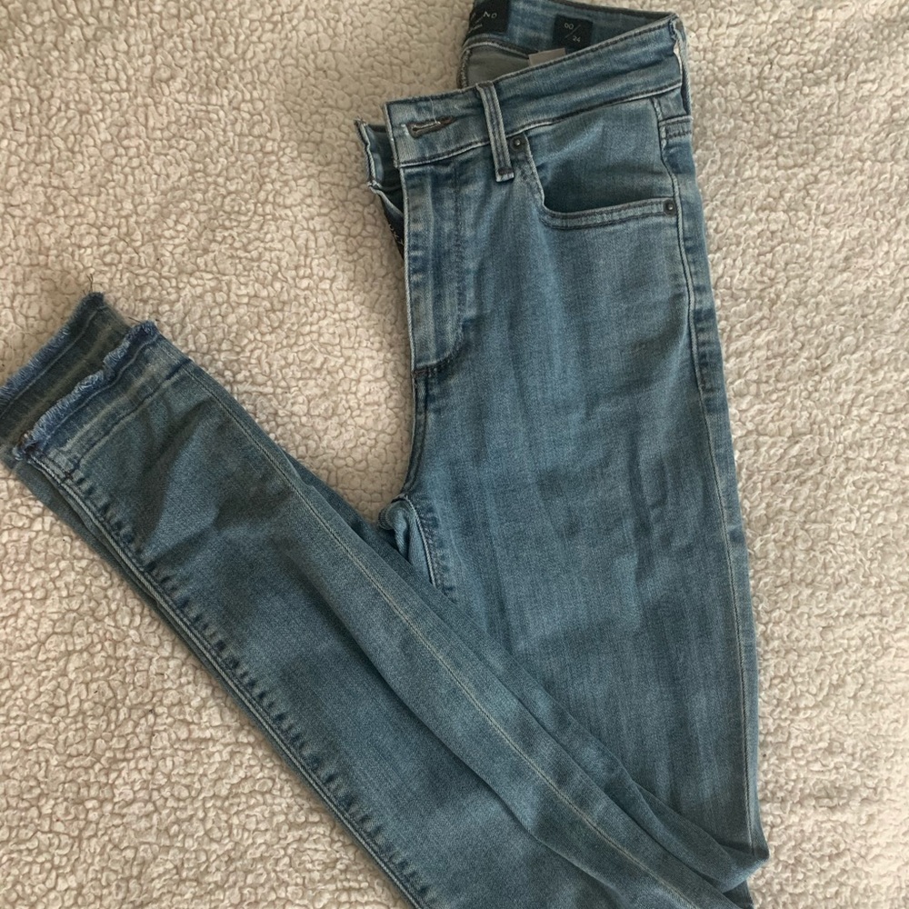 Lucky Brand High Rise Medium Wash Skinny Jean